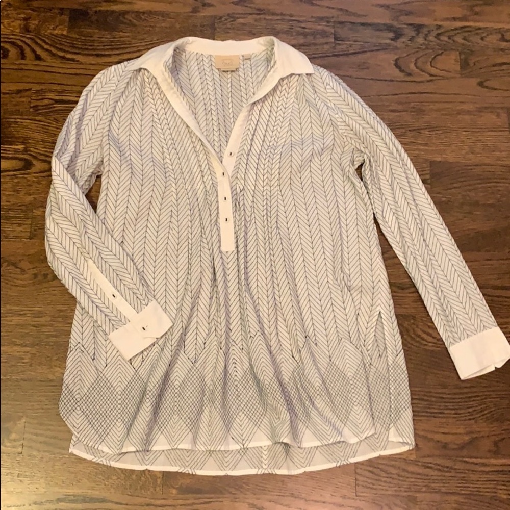 Black and white patterned shirt.